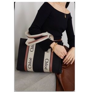 CHLOÉ Woody medium leather-trimmed wool tote bag